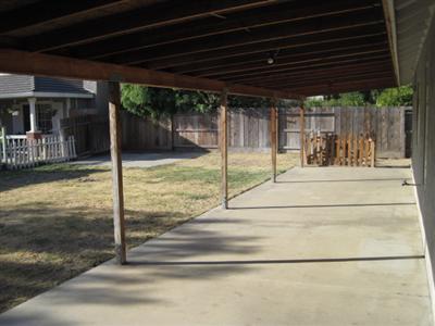 945 Oak Grove Rd, Modesto, CA 95351 photo 2