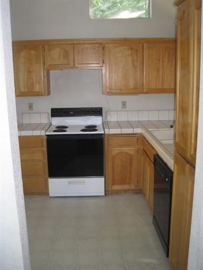 945 Oak Grove Rd, Modesto, CA 95351 photo 3
