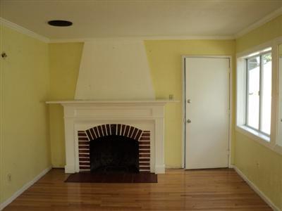 426 Oak St, Modesto, CA 95351 photo 2