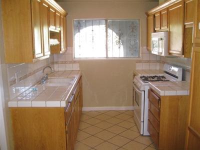662 O St, Lathrop, CA 95330 photo 4