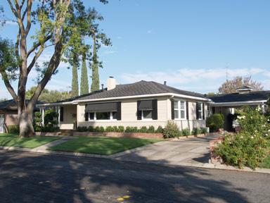 1305 Highland Dr, Modesto, CA 95354 photo 1
