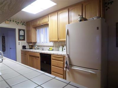 2813 Warwick Ln, Modesto, CA 95350 photo 3