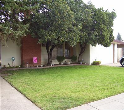 512 N Sunset Dr, Lodi, CA 95240 photo 1