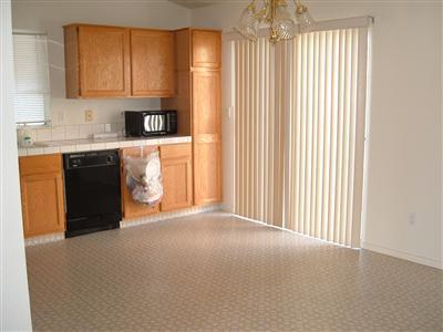 909 Pinecrest Ct, Lathrop, CA 95330 photo 2
