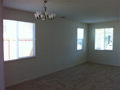 1629 Courtyard Dr, Manteca, CA 95337 photo 2