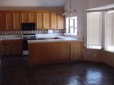 609 Berlin Way, Patterson, CA 95363 photo 3