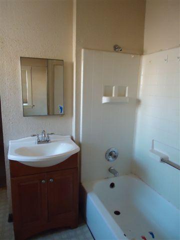 447 Leon Ave, Modesto, CA 95351 photo 4