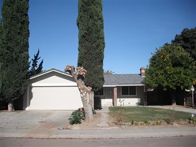 1429 Locust Dr, Tracy, CA 95376 photo 1