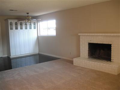 1429 Locust Dr, Tracy, CA 95376 photo 2