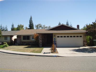 2420 St Louis Pl, Turlock, CA 95382 photo 1