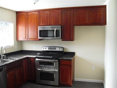 447 W Kavanagh Ave, Tracy, CA 95376 photo 5