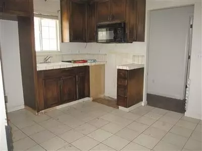 136 S Washington Ave, Manteca, CA 95336 photo 2