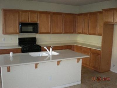 375 Rosebriar Pl, Lathrop, CA 95330 photo 2