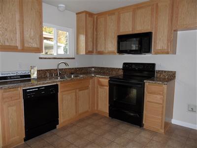 711 Sequoia Ave, Manteca, CA 95337 photo 2