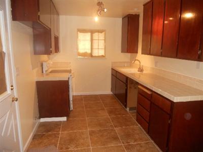 1528 Dezzani Ln, Modesto, CA 95358 photo 2