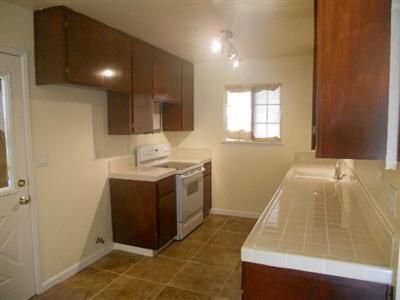 1528 Dezzani Ln, Modesto, CA 95358 photo 3