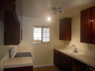 1528 Dezzani Ln, Modesto, CA 95358 photo 4