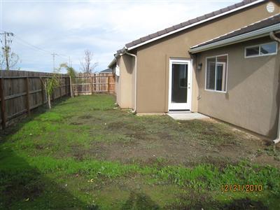 696 Amanda Ct, Merced, CA 95341 photo 2