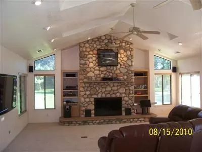 12140 Carnegie Dr, Tracy, CA 95377 photo 3