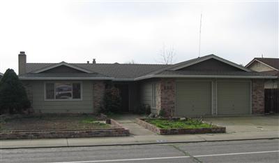 951 Alpine Ave, Manteca, CA 95336 photo 1
