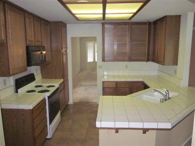 1735 Woodworth Ave, Modesto, CA 95351 photo 2
