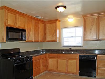 423 S Willow Ave, Manteca, CA 95337 photo 2