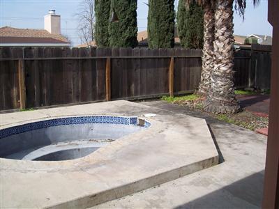 2401 Lunar Dr, Ceres, CA 95307 photo 2