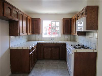 606 Park St, Lodi, CA 95240 photo 2