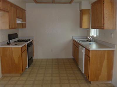 19 S Dana Ave, Planada, CA 95365 photo 3