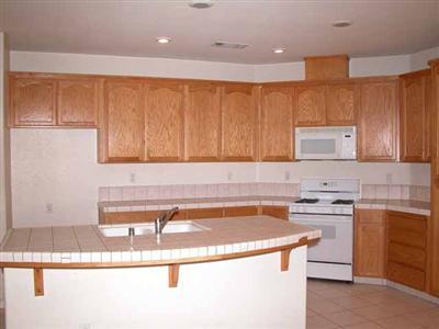 919 Valais Ln, Manteca, CA 95337 photo 3