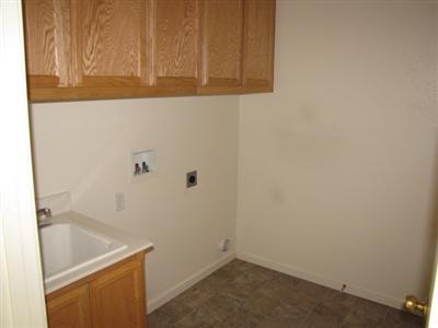 606 W Boesch Dr, Ripon, CA 95366 photo 7