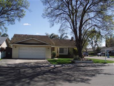 904 Chalone Dr, Modesto, CA 95358 photo 2