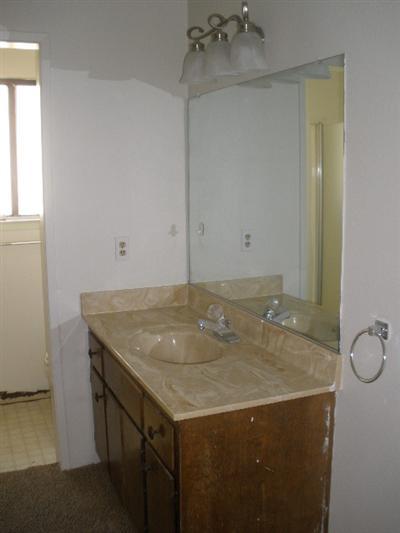735 S Villa Ave, Willows, CA 95988 photo 4