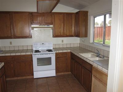 545 Sears Dr, Patterson, CA 95363 photo 2