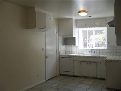 1835 Tanforan Dr, Modesto, CA 95350 photo 4