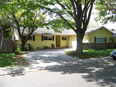 1405 Roosevelt Dr, Modesto, CA 95350 photo 1