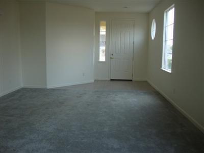 1070 Saffron Dr, Tracy, CA 95377 photo 2