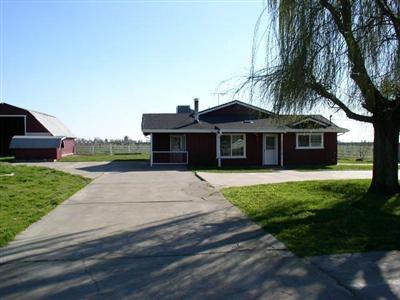11902 E Harney Ln, Lodi, CA 95240 photo 2