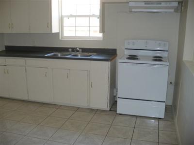 573 South Ave, Turlock, CA 95380 photo 2