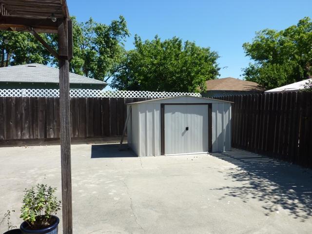 1613 Primrose Ln, Modesto, CA 95355 photo 16