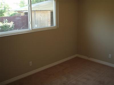 304 E Loretta Ave, Stockton, CA 95207 photo 8