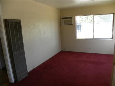 315 Poplar St, Lodi, CA 95240 photo 2