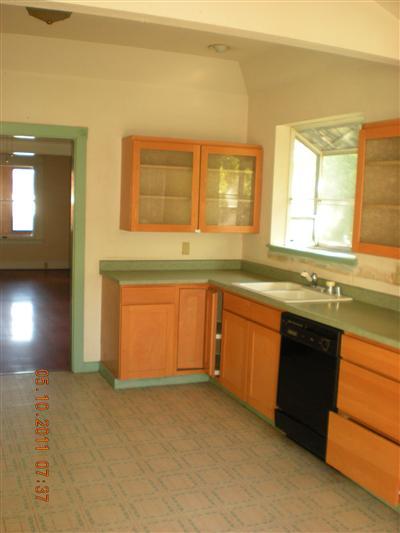 1609 3rd St, Escalon, CA 95320 photo 2