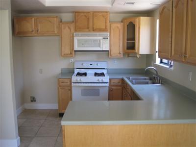 216 Tyler St, Patterson, CA 95363 photo 2
