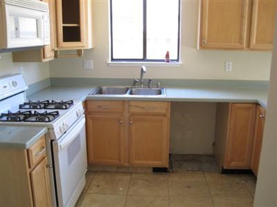 216 Tyler St, Patterson, CA 95363 photo 3
