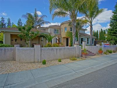 419 Roos St, Davis, CA 95618 photo 1