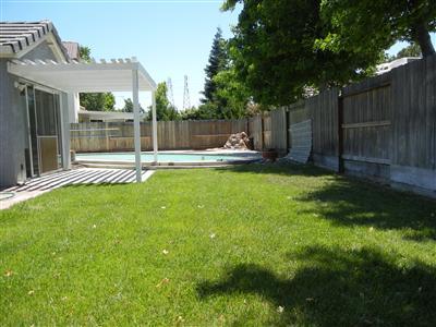 1046 Lourence Dr, Tracy, CA 95376 photo 5