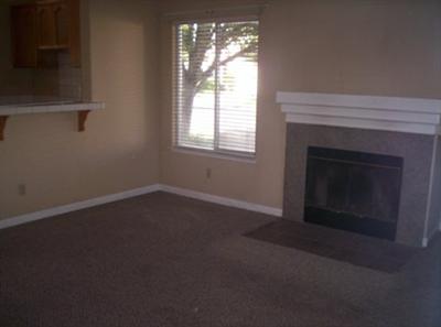 683 Candlestick Ct, Turlock, CA 95382 photo 2
