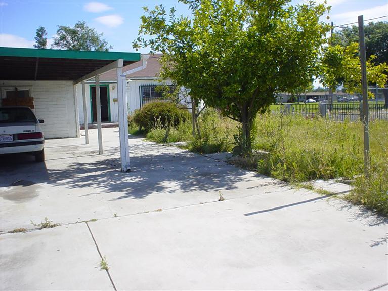 210 S Willow Ave, Manteca, CA 95337 photo 2