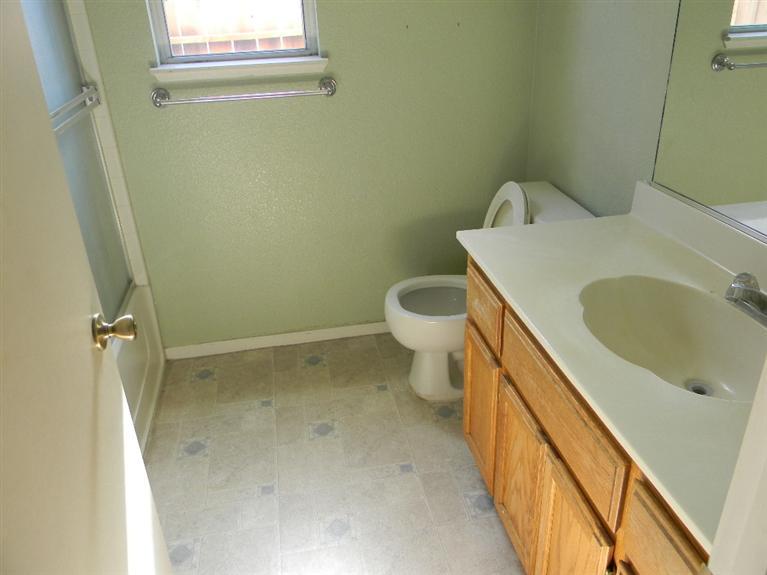 918 Ayers Ln, Galt, CA 95632 photo 6